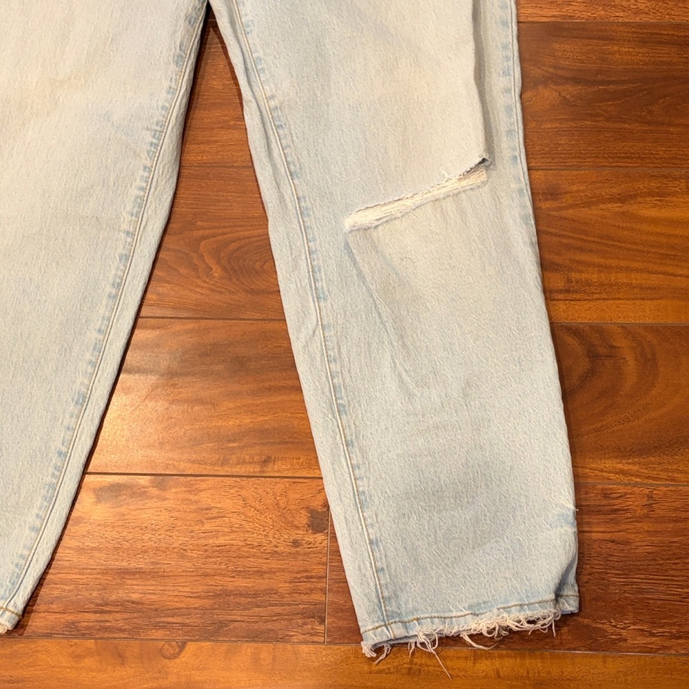 Universal Thread Light Blue Vintage Stretch Straight Distressed Jean Size 12/31R - Picture 10 of 13